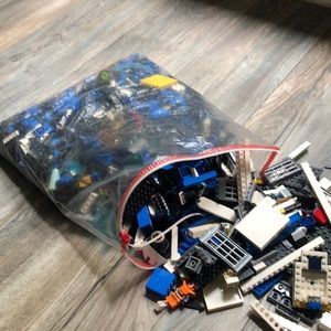 Lot of Unsorted LEGOS 8Lbs